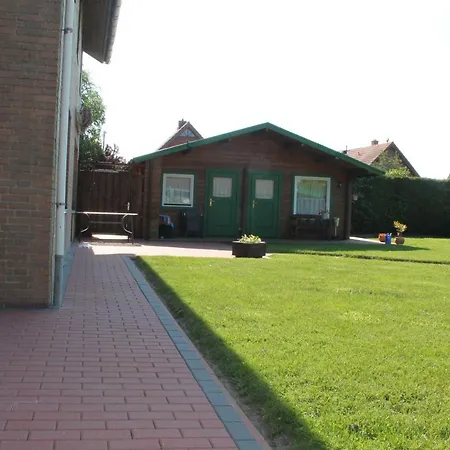 Ferienwohnungen Haus Sommerwind, 45075 Jemgum Exterior photo